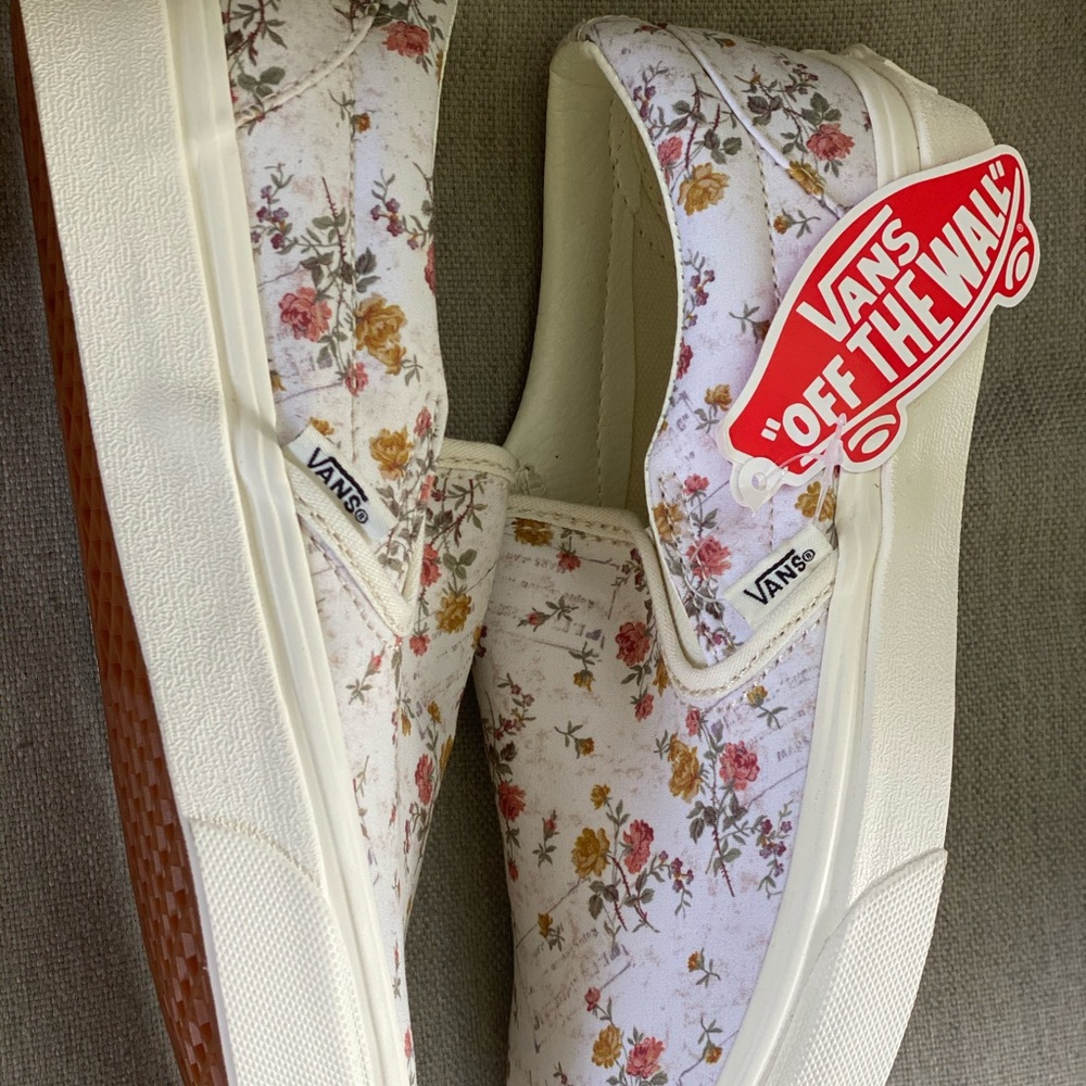 Vans - Picture 2 of 5